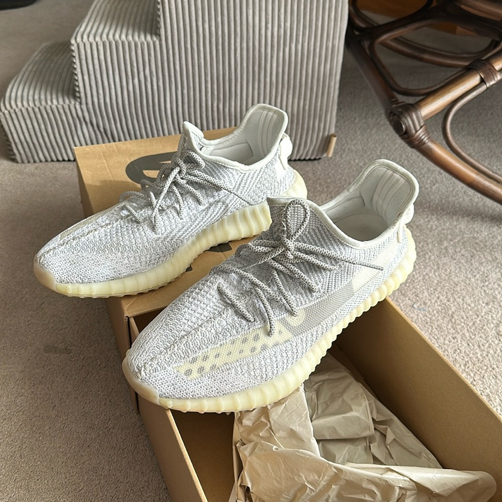 Adidas Yeezy static static 14 mens gently used authentic